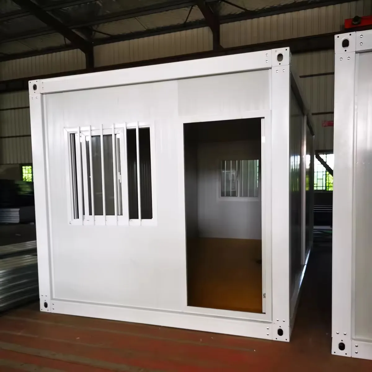 Modern Design Steel Structure Tiny Prefab Slide Out Container House for Living