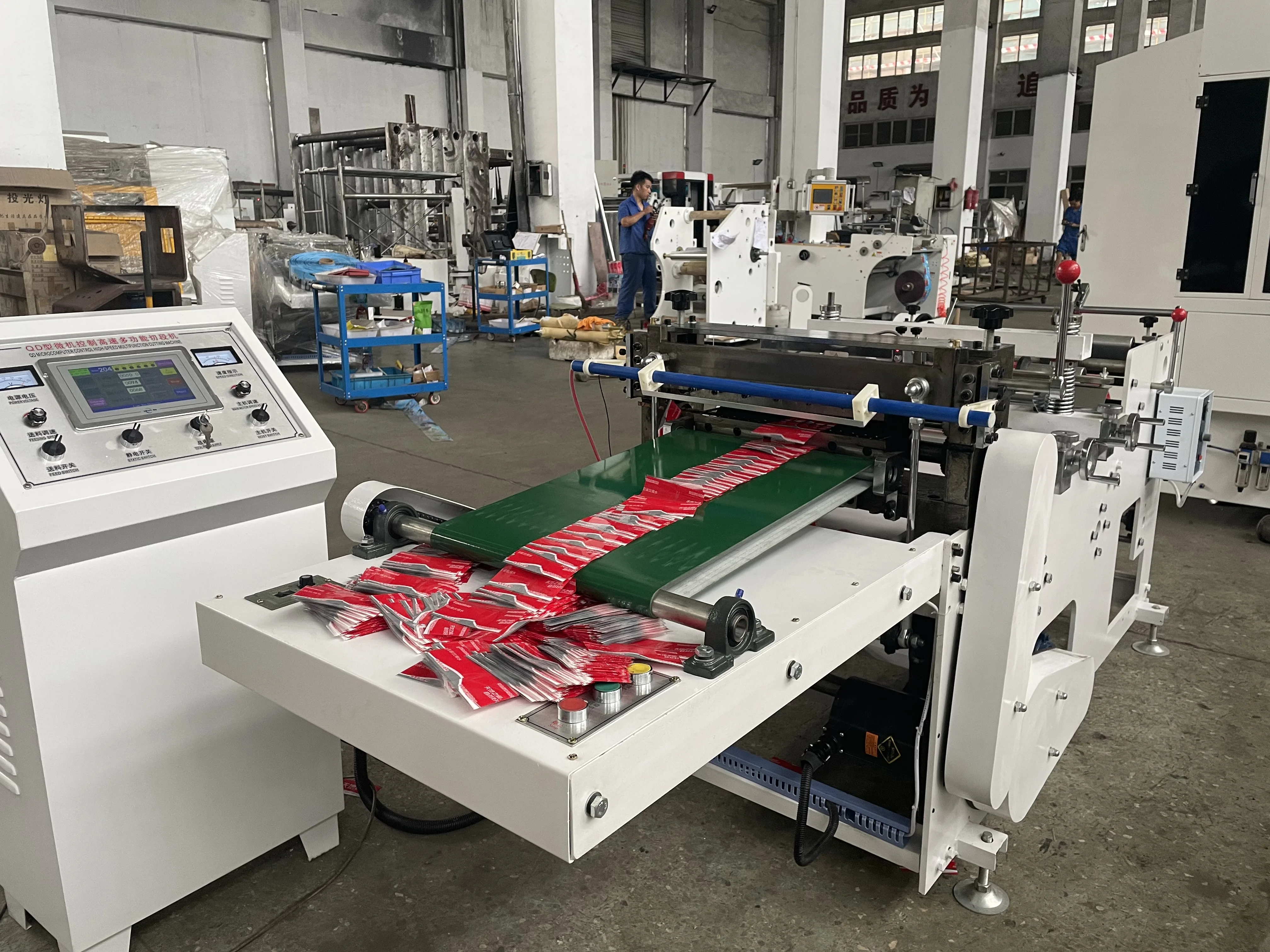 ZONTAI PVC Printed Roll to Sheet Cutting Machine
