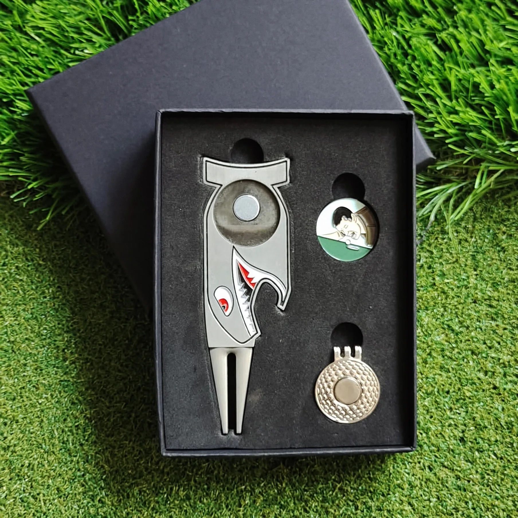 Custom Design Golf Accessories Gifts Box With Golf Divot Tool Ball Marker factory