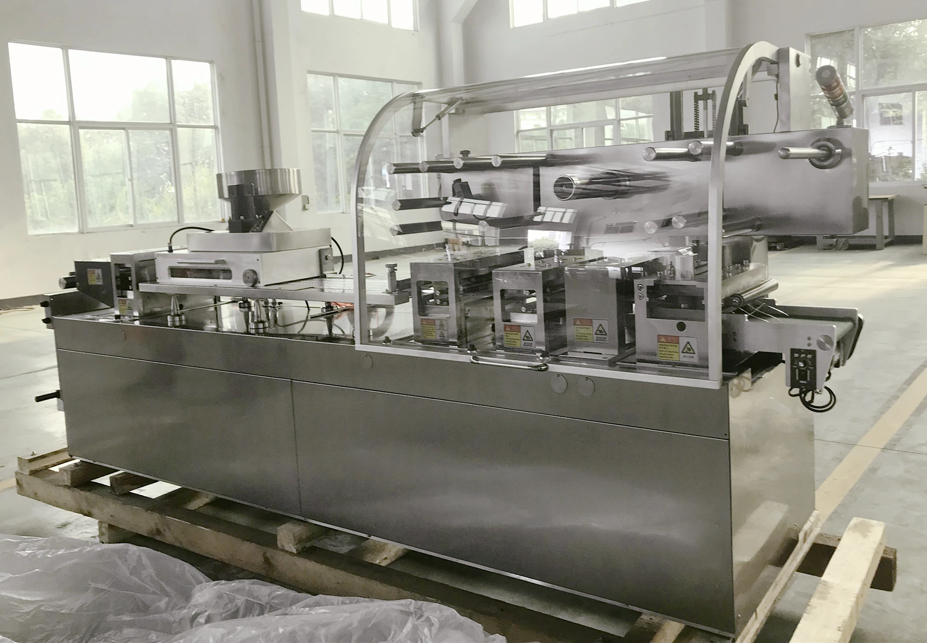 Полностью автоматическая алюминиевая блистерная упаковка упаковочная машина