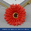 Flores de gerbera, de color rojo brillante.