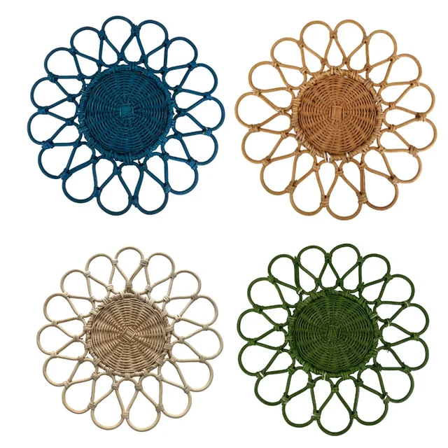 Wholesale Flower-Shaped Boho Macrame Style Natural Rattan Placemats Charger Plates round Country Design Hanging Wall Decorations