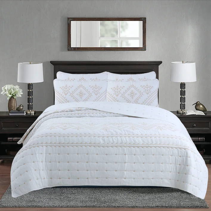 Customized Bedspread Bedding Set White 100 Cotton Gold Pattern 3 Piece