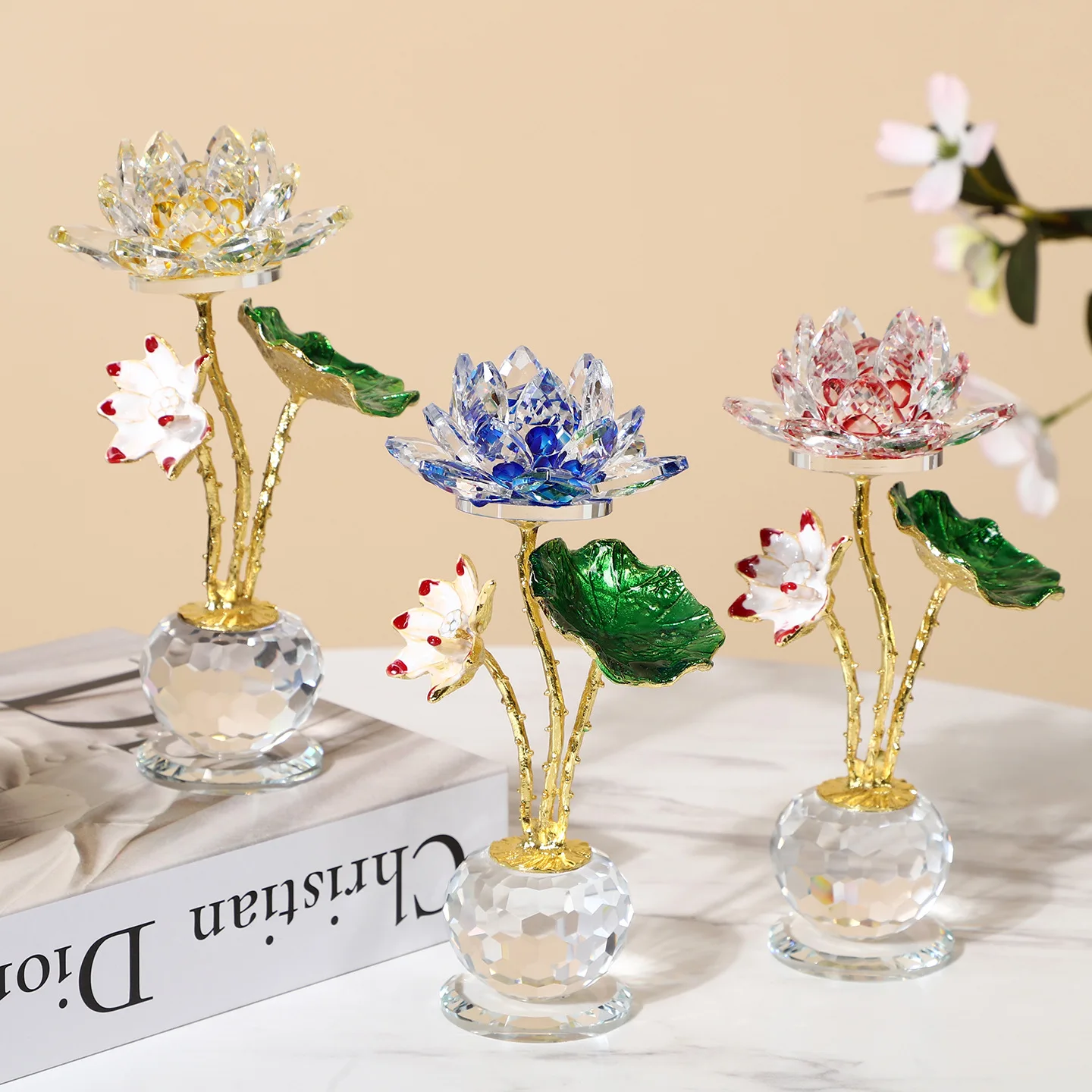 Χονδρική από εργοστάσιο Νέα άφιξη Κρύσταλλος Λουλούδι Λωτού Πολύχρωμο Σχέδιο Κρύσταλλος Γυαλί Δώρο για Διακόσμηση Σπιτιού και Γάμου