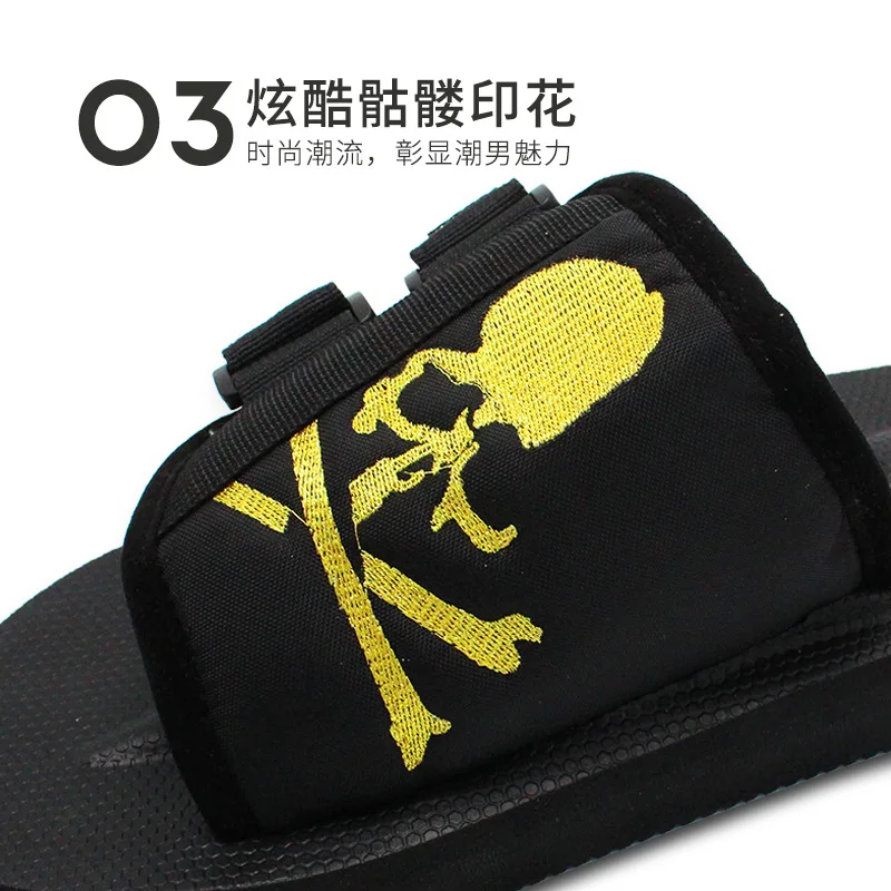 High Quality Summer Sandal Skull Design Rock Roll Style Flat Outdoor Casual Slides Rubber Insole Light Feature Upper Men Shoes