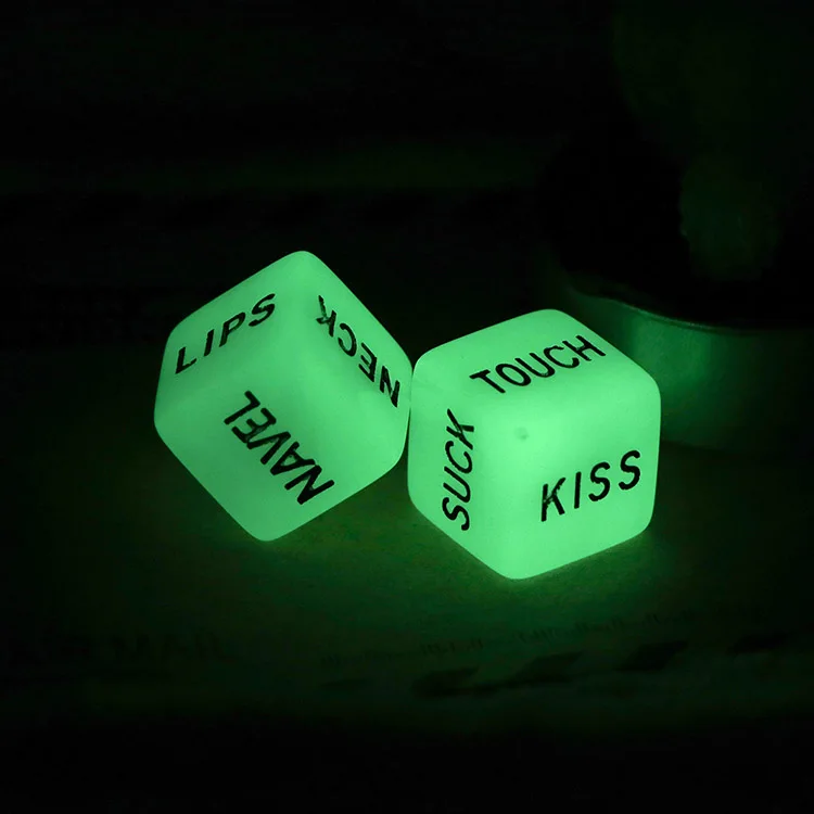 Juego de dados románticos traviesos para parejas adultas, divertidos dados de amor que brillan en la oscuridad para aniversario, San Valentín, regalo de boda, opciones de juego para parejas, 36 formas Juego de dados románticos traviesos para parejas adultas, divertidos dados de amor que brillan en la oscuridad para aniversario, San Valentín, regalo de boda, opciones de juego para parejas, 36 formas