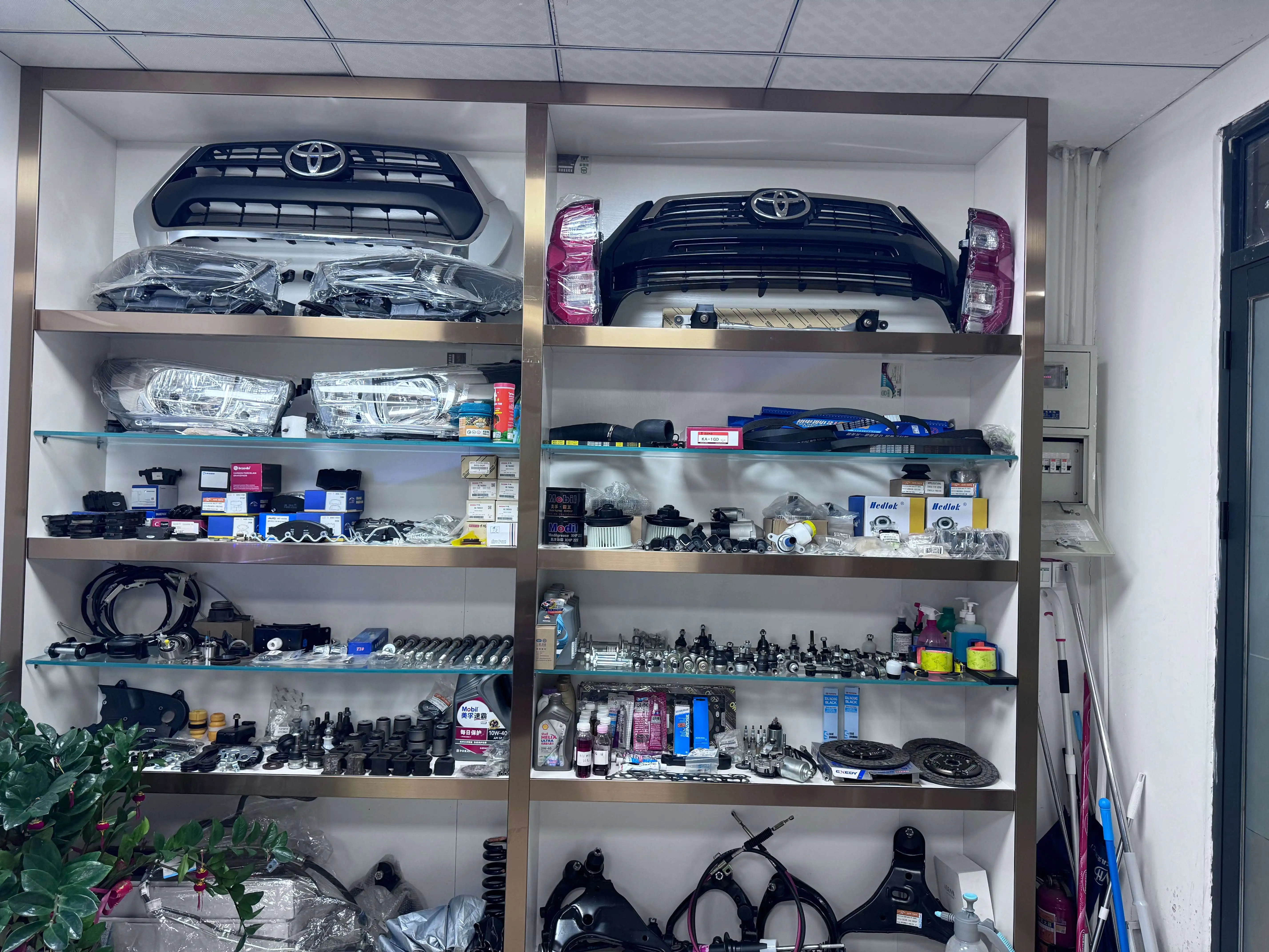 Guangzhou Jianda Auto Parts Trading Co., Ltd.