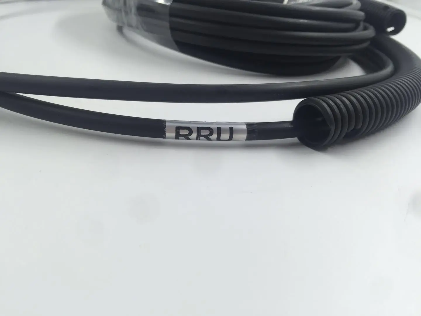 FIBER 91228-711 - High-Performance Optical Cable Assembly