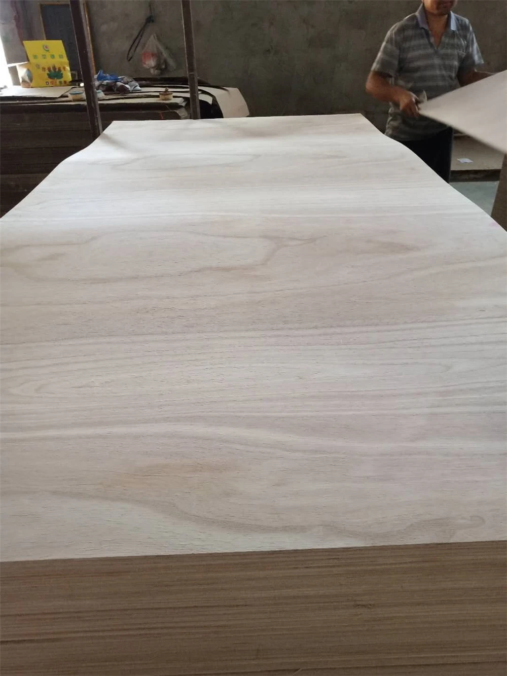 Гнуть фанеру. Перфорированный мдф для гнутья. Фанера полукруг. Гнутоклееная фанера. Изделия гнутая фанера.