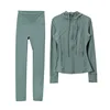 Ensemble à capuche vert mystérieux