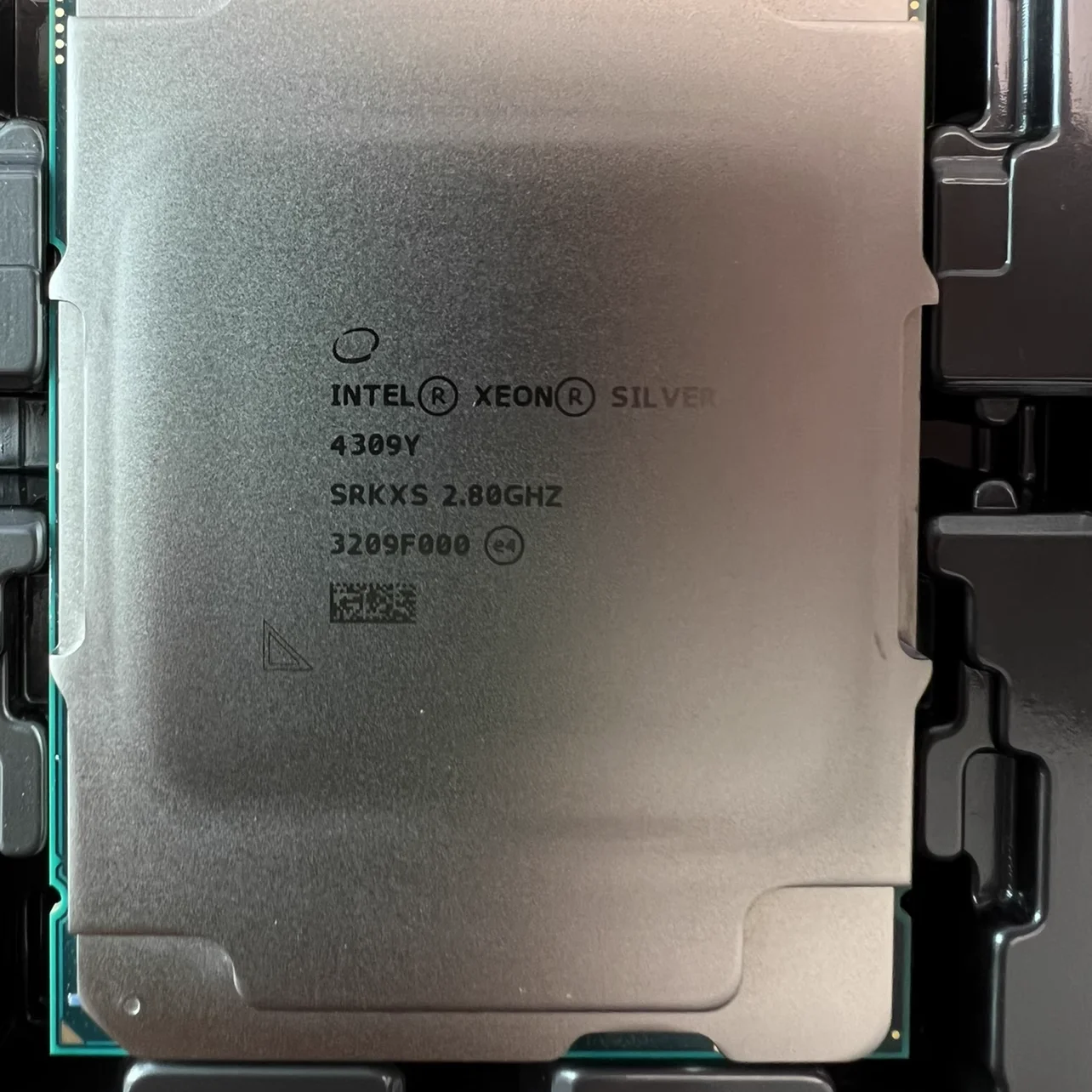 Intel xeon silver 4309y