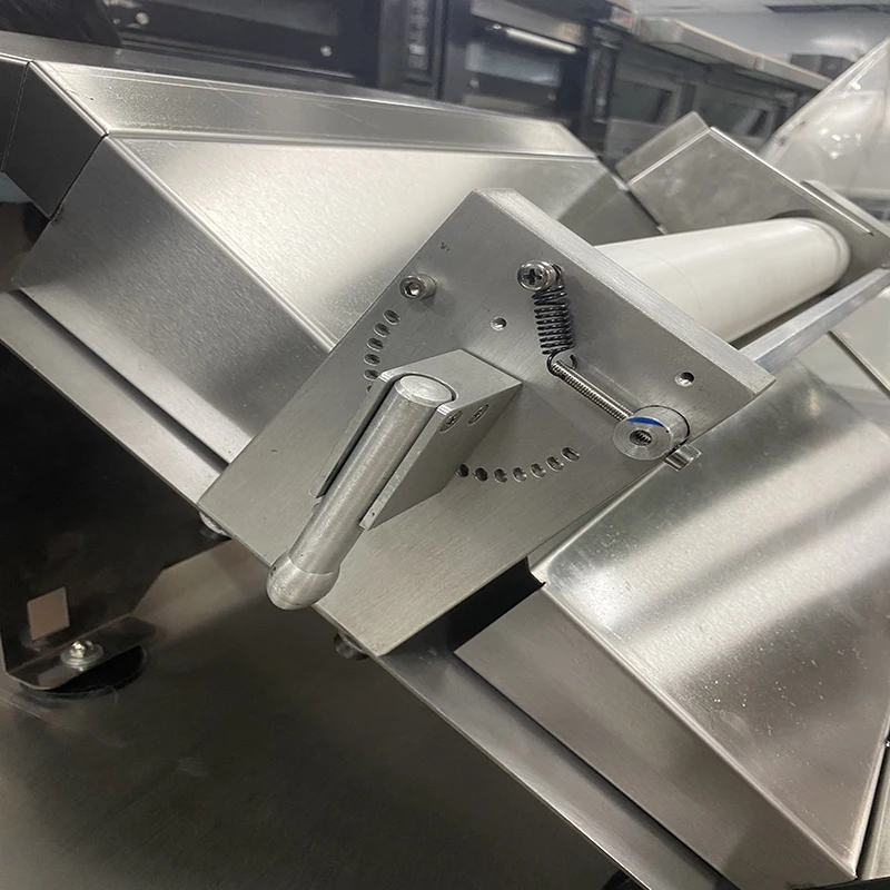 Small Commercial Manual Dough Roller Sheeter Machine New Condition for Household Fondant Pizza Bread in Bakeries and Shops