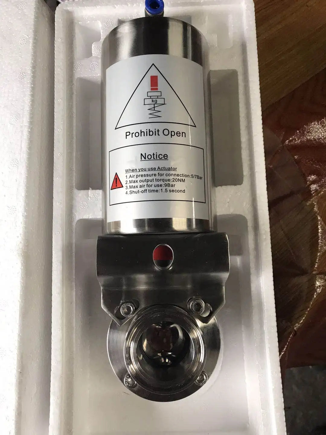 
 Пневматический санитарный клапан-бабочка с различной моделью ручки  