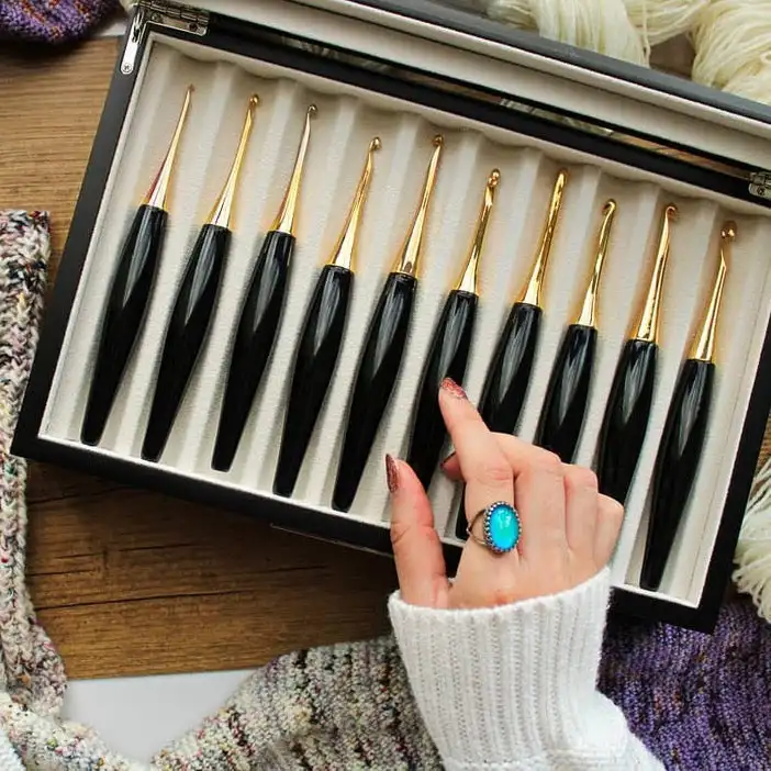 Wooden Crochet Hook Collector Box for 10 20 30 Hooks-Sewing Accessory