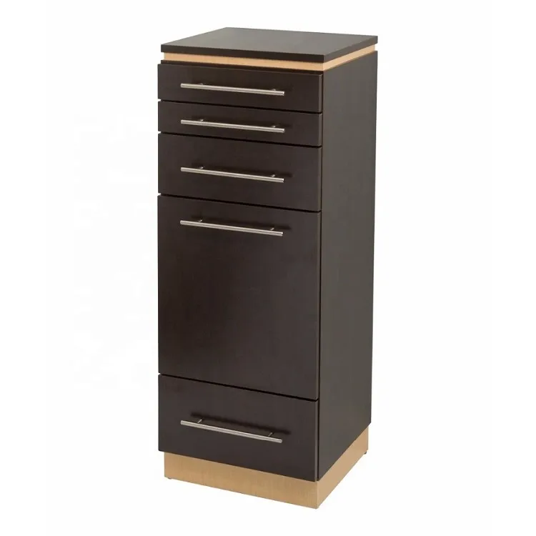 На одной стороне зеркала станции со столом MY-B050