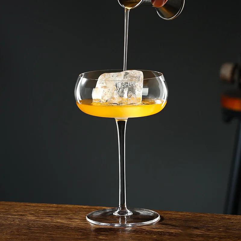 Wholesale Creative Cocktail Cups Custom Logo Glassware  Crystal Martini Glasses for Parties Wholesale Glass Goblets