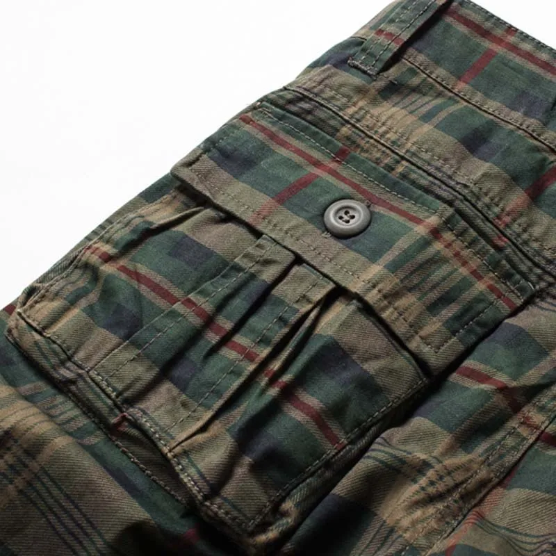 New European and American men's cargo shorts sport pants five-cent multi-pocket plaid shorts for men4_voghion.com