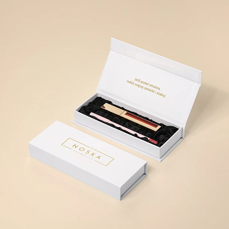 Boîte-cadeau magnétique minimaliste blanche pour rouge à lèvres, avec logo doré à chaud personnalisé et intérieur rigide en satin souple, pour baume à lèvres, maquillage et cosmétiques