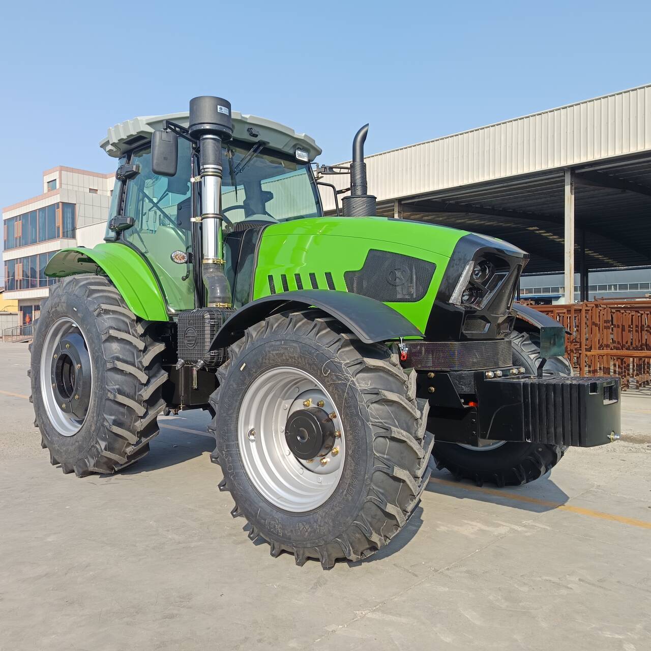 Huaxia 50HP diesel wheel tractor, 4WD