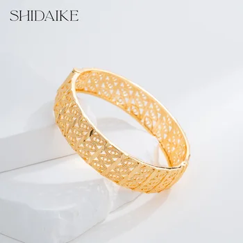 Elegant Open Design 18K Gold Plated Zircon Brass Fashion Charm Bracelet Custom Option Available for Ladies Wholesale