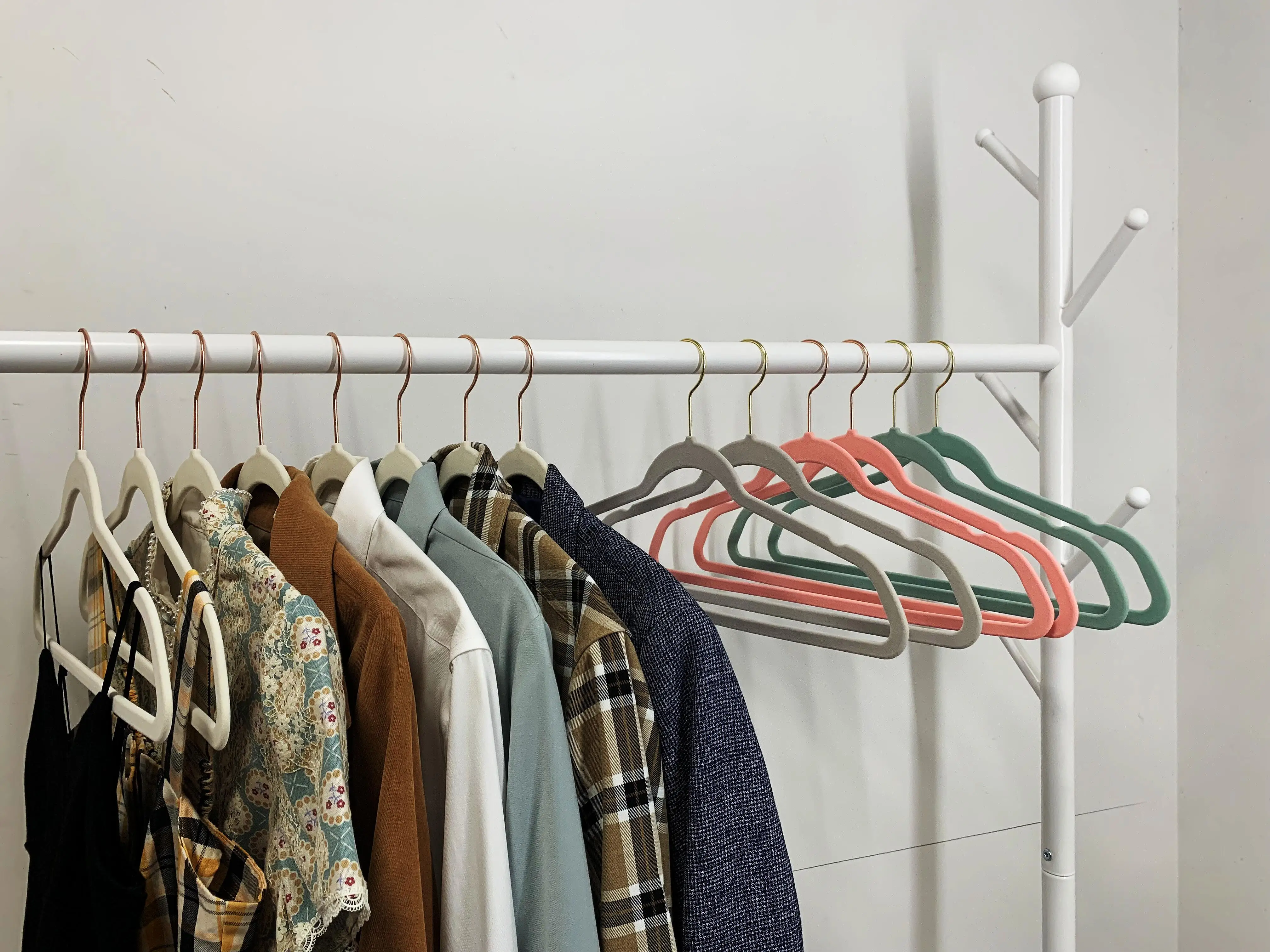 批发服装天鹅绒衣架重型防滑毛毡天鹅绒衣服内衣泳装衣架 - Buy 内衣衣架,泳装衣架,衣架 Product on Alibaba.com