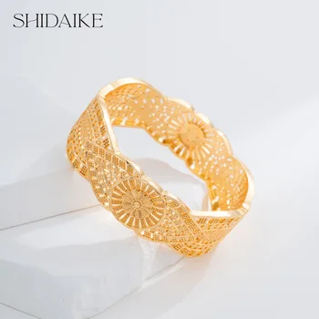 Elegant Open Design 18K Gold Plated Zircon Brass Fashion Charm Bracelet Custom Option Available for Ladies Wholesale
