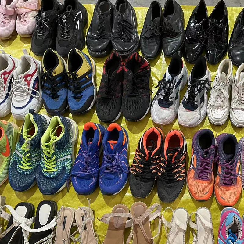 Venta al por mayor de fábrica usado hombres mujeres zapatos de