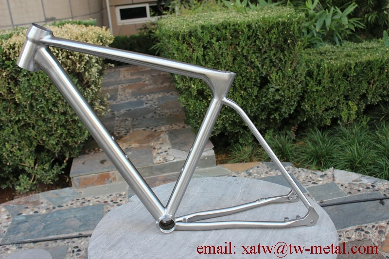 Cadres de vélo de route en titane imprimés en 3D légers avec frein