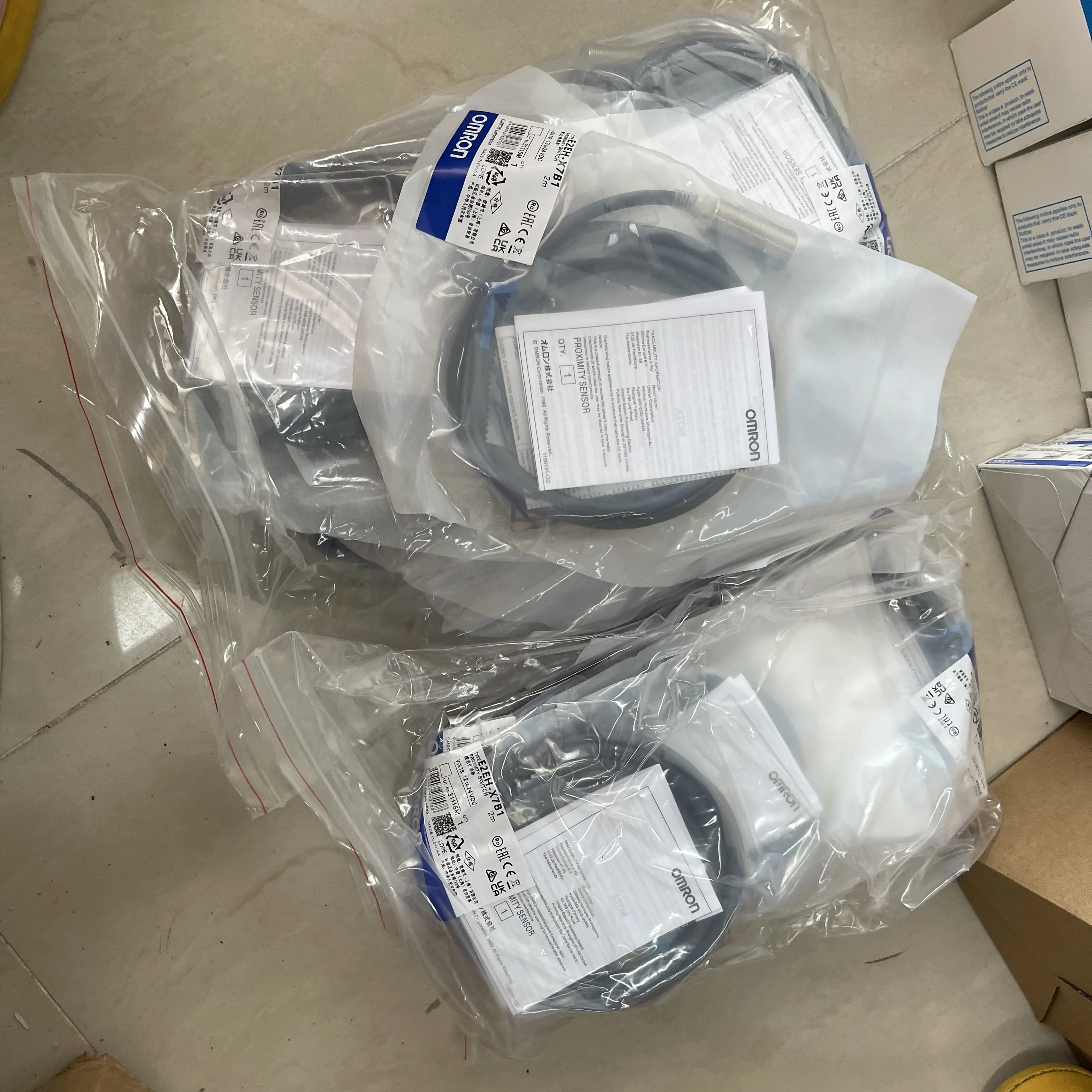Omron Proximity Sensor E2EH-X7B1
