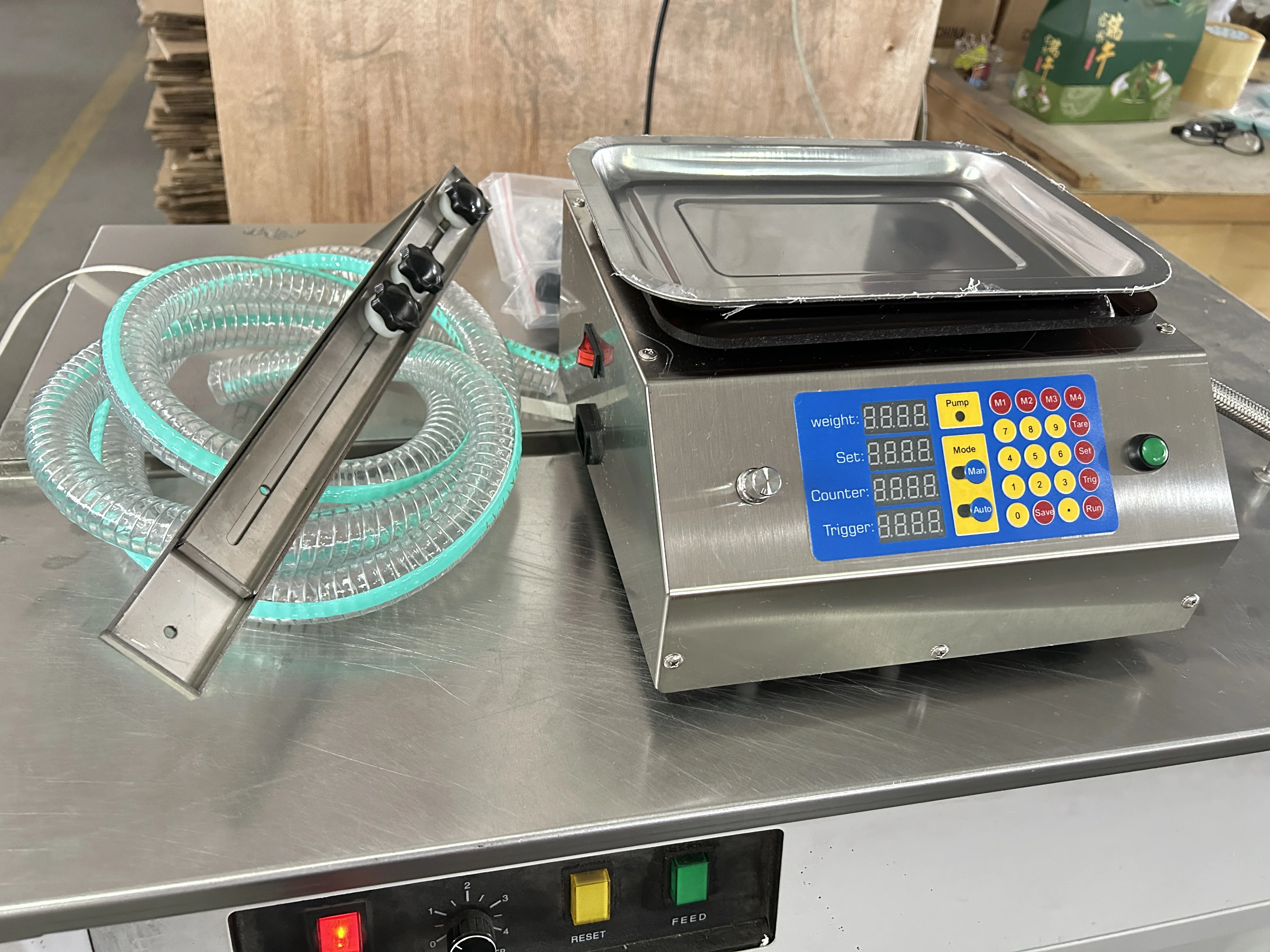 Packing Automatic Weighing Filling Machine Bottle Perfume Liquid Sub Honey Spray Sesame Paste Edible Oil Glue Viscous Volumetric