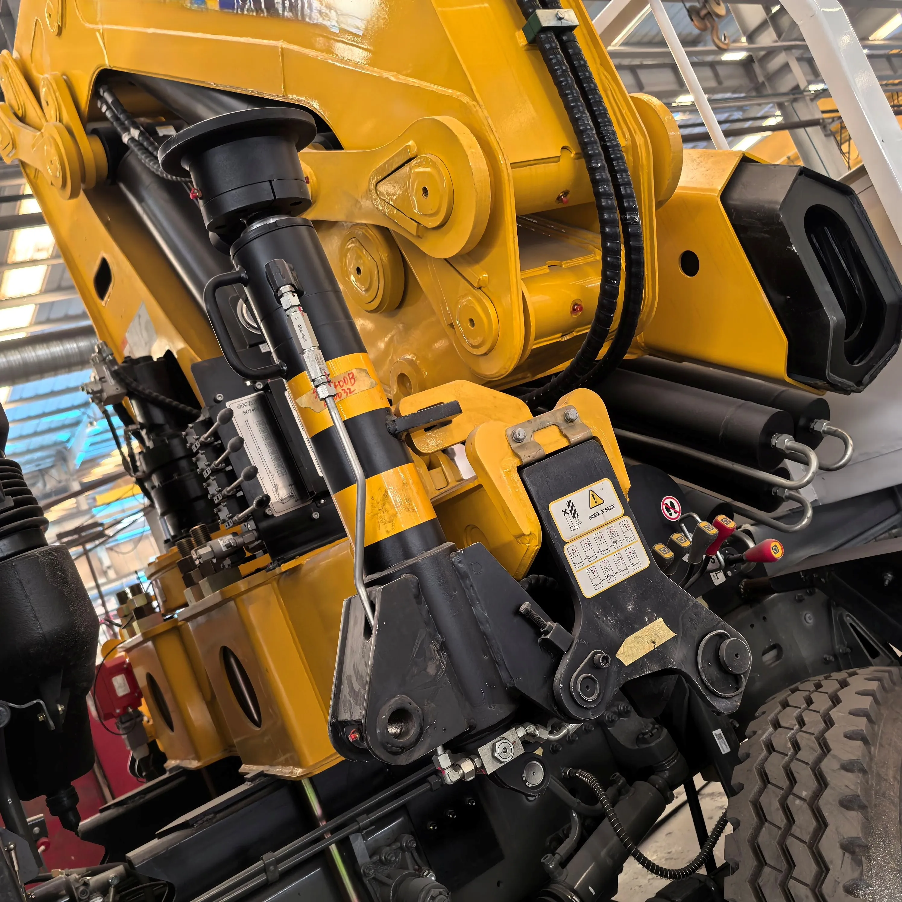 High Quality Factory Hydraulic Knuckle Boom Crane 8 Ton Truck Mounted Crane Articulated Crame Price details