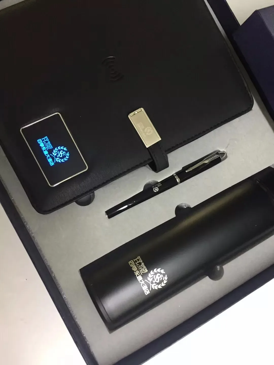 Coffret Cadeau Générique MAXRetouren A22 - Pour Accessoires électriques, Multimédia