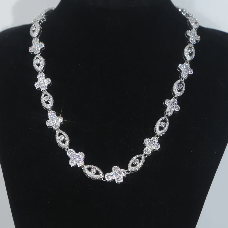 Collana con ciondolo croce e occhio in moissanite stile rapper_voghion.com