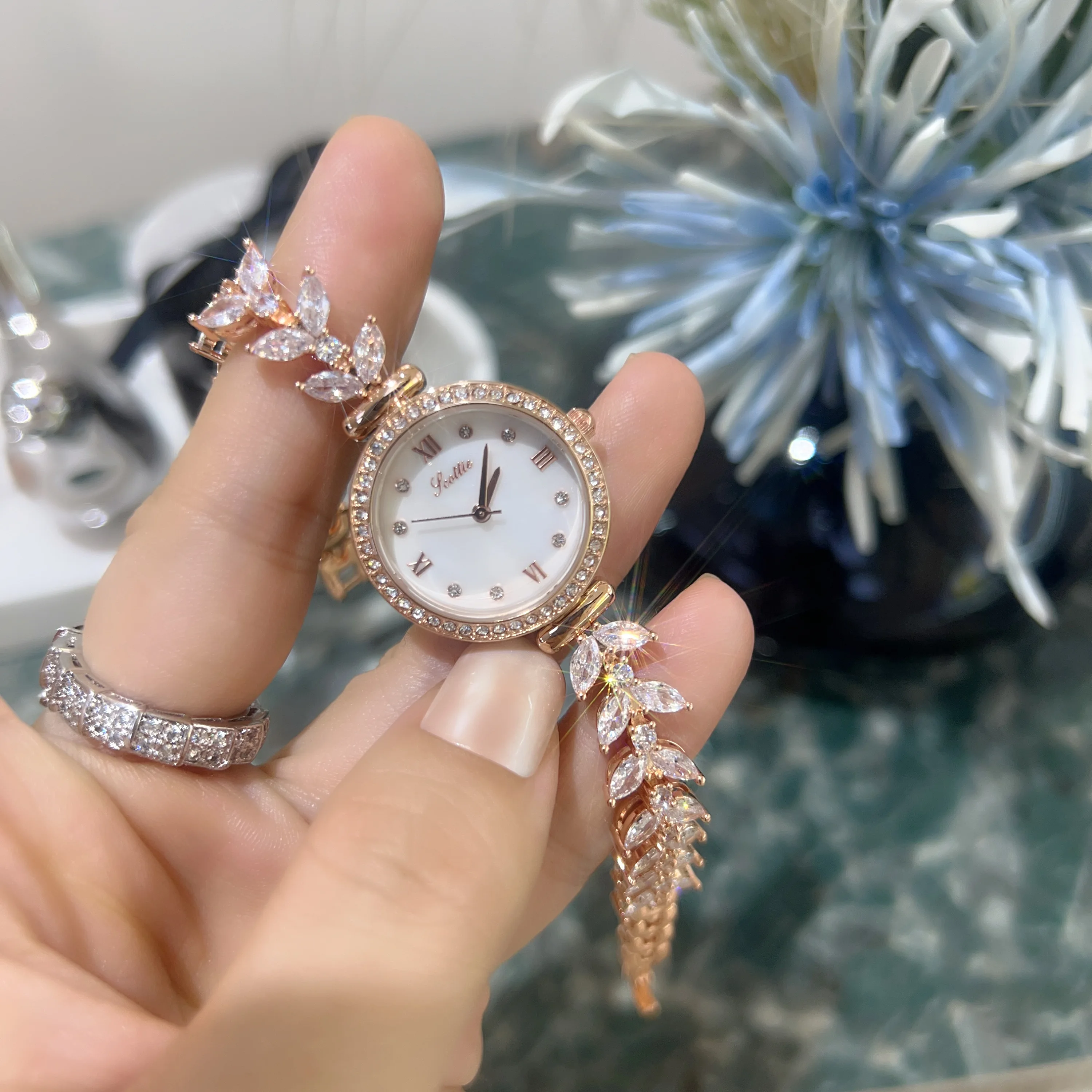 Scottie Rhinestone Moissanite Diamond Wristwatch for Women display picture 2
