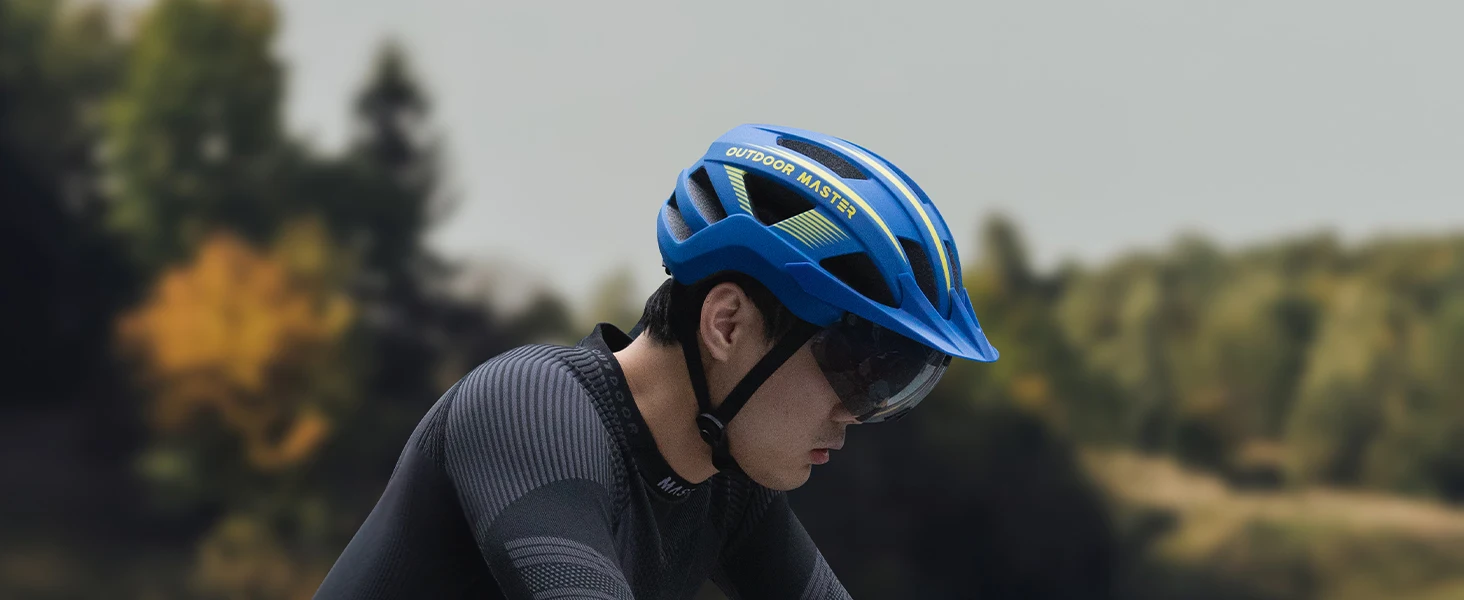 bicycle helmets (1).jpg