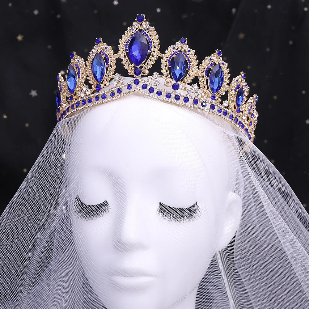 Shop Our 2022 Headband Tiara and Crown Collection for Women display picture 1