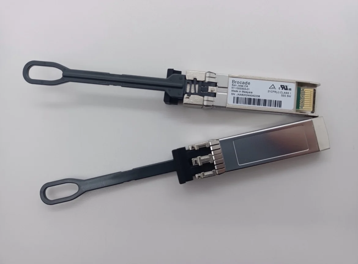 57-1000333-01 (оптический приемопередатчик) 32 Гбит/с SWL SFP + 100 м XBR-000212 оптический