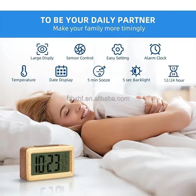 Battery Operated Lcd Smart Thin Digital Bamboo Wooden Table Temperature and Humidity Display Clock Temperature Humidity