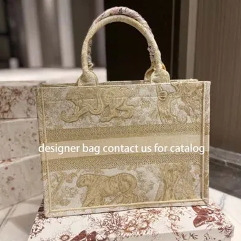 2022 Designer New Style Trending Men Sling Crossbody Luxury Vintage Chest Bag Cashier Compartment Men's Messenger Bag Travel Bag