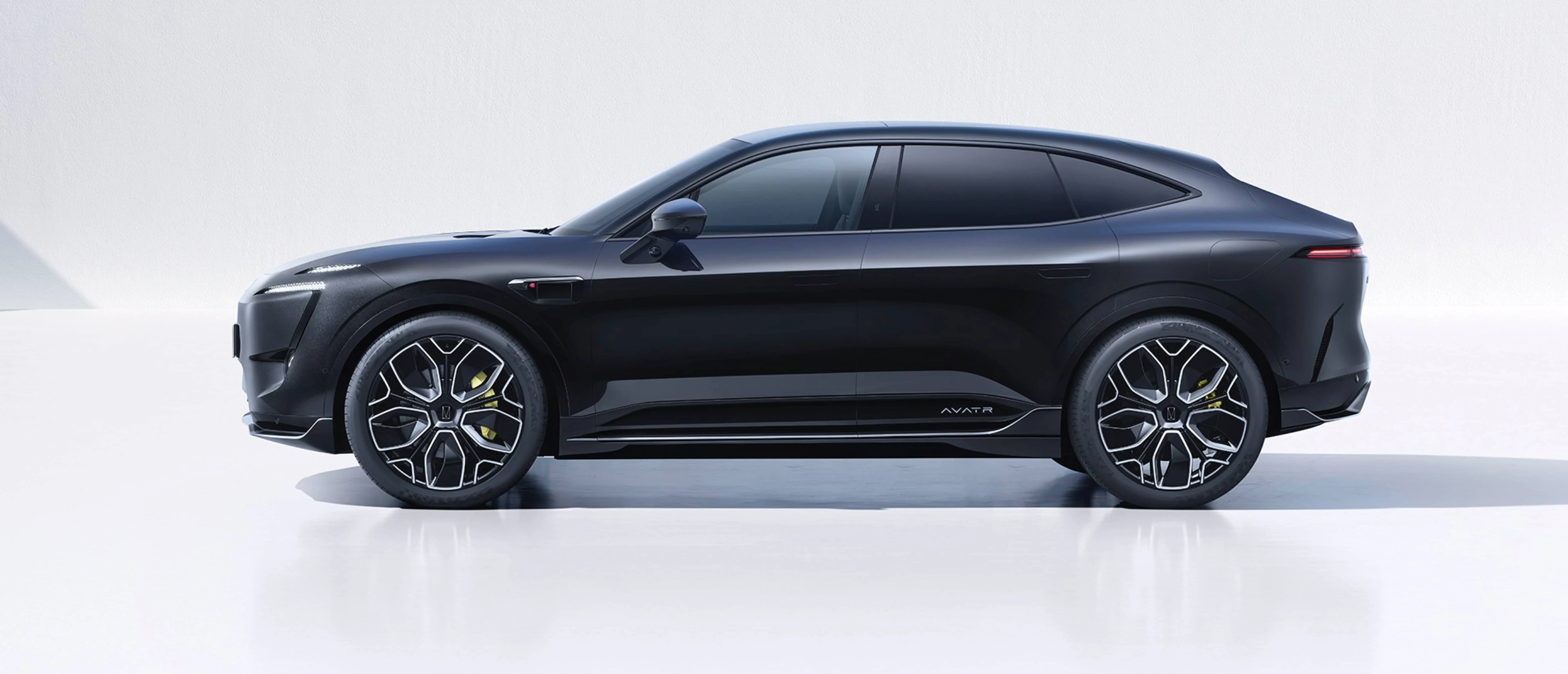 Changan Huawei Avatr 11 Electric AWD Car 2023 New Energy Vehicles EV 134kW 150kW