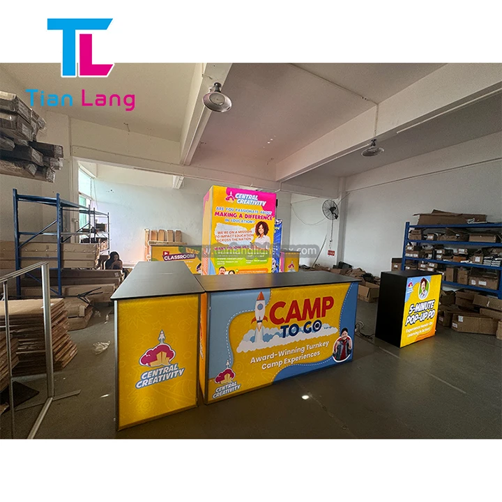 Prievartus 8ft žingsnio SEG rodymo stalo pasirinktinis logotipas, aliuminio struktūra be rėmimo, LED šviesinantis prezentacijos stalo stovinys skaitmeniniams renginiams