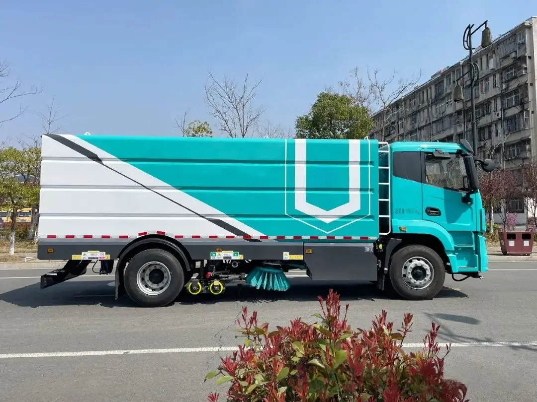 18T High Performance Durable New Energy Pure Electric Road Sweeper Truck Electric Sweeping Car for Washing Sweeping