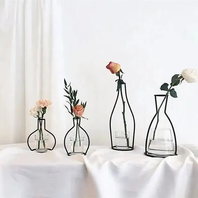 Modern Nordic Retro Iron Line Table Flowers Vase Pot Ornament Electric Metal Plant Holder for Home Garden Decorations Weddings