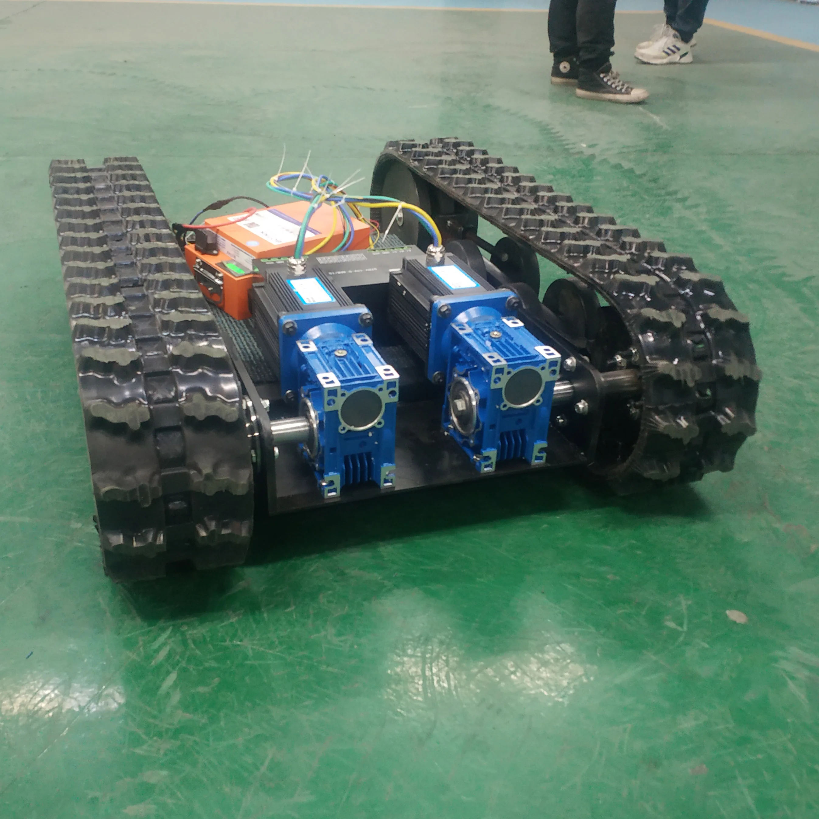 5 Orugas De Goma Para Tanques – Repuesto De 15x6x1.5 Cm Para Robots Y Coches RC – Resistentes Y Flexibles