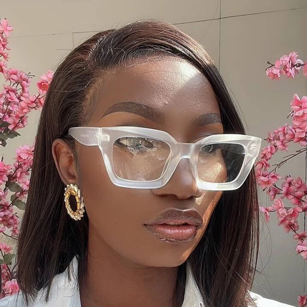 Occhiali moda Champagne con montatura quadrata da donna 2024