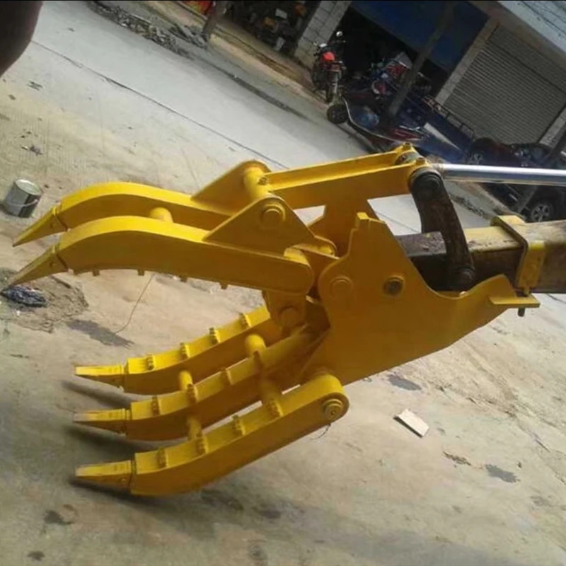 Robust Clamshell Grapple for Deforestation Machinery