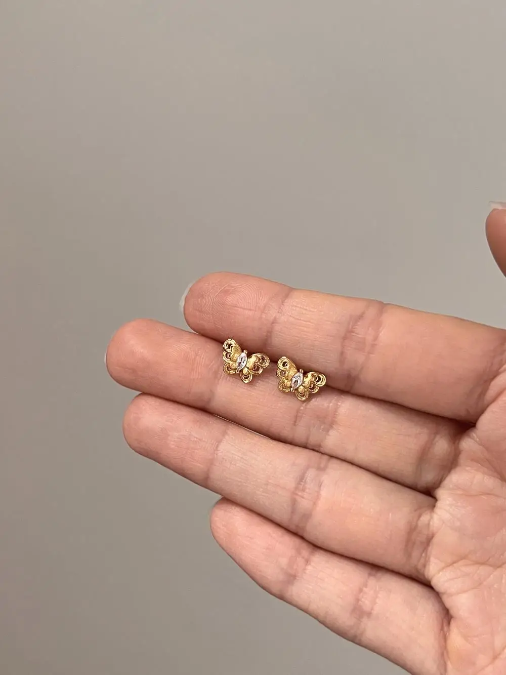 KAKODIY Personalized Creative Design 22K Gold Plated 925 Sterling Silver Butterfly Stud Earrings detail 6