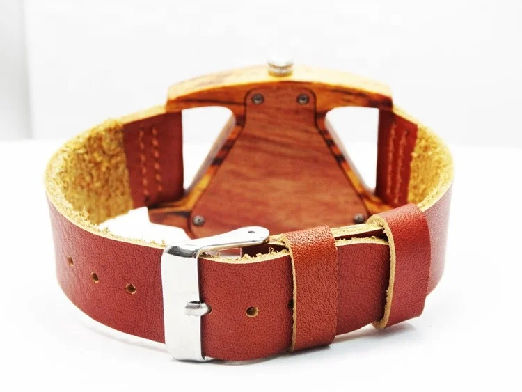 Cinturino in pelle cassa in legno quadrante a forma di triangolo