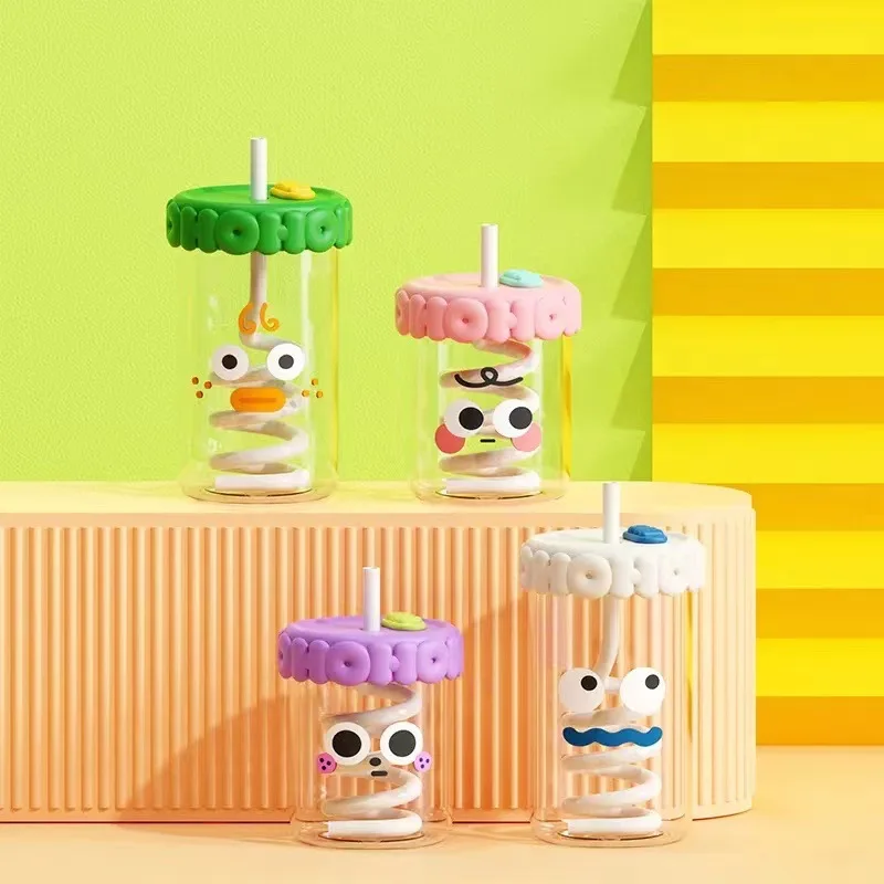 2023 New 380ml 520ml Silicone Mug Borosilicate Glass Travel Kids Milk Tea Straw Cute Glass Water Bottle Cup Glass Milk Mug