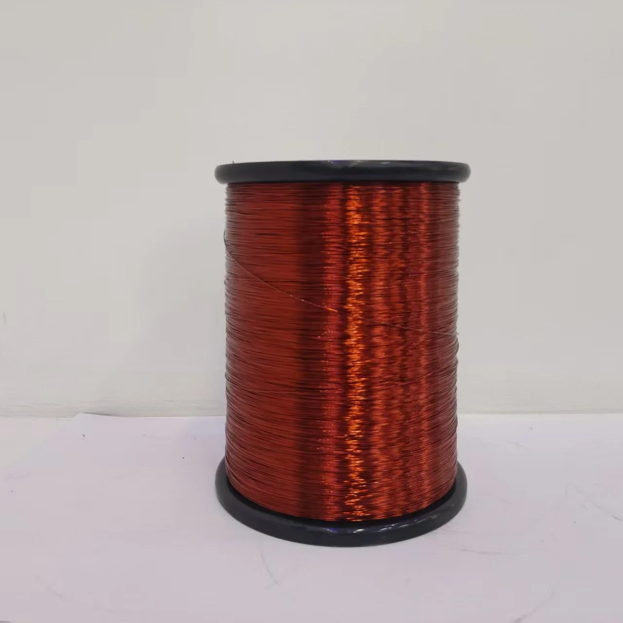 Trực tiếp từ nhà sản xuất 1.200mm Tính dẫn điện rắn Sơn enamel polyester Dây điện đồng cho ứng dụng cuộn dây